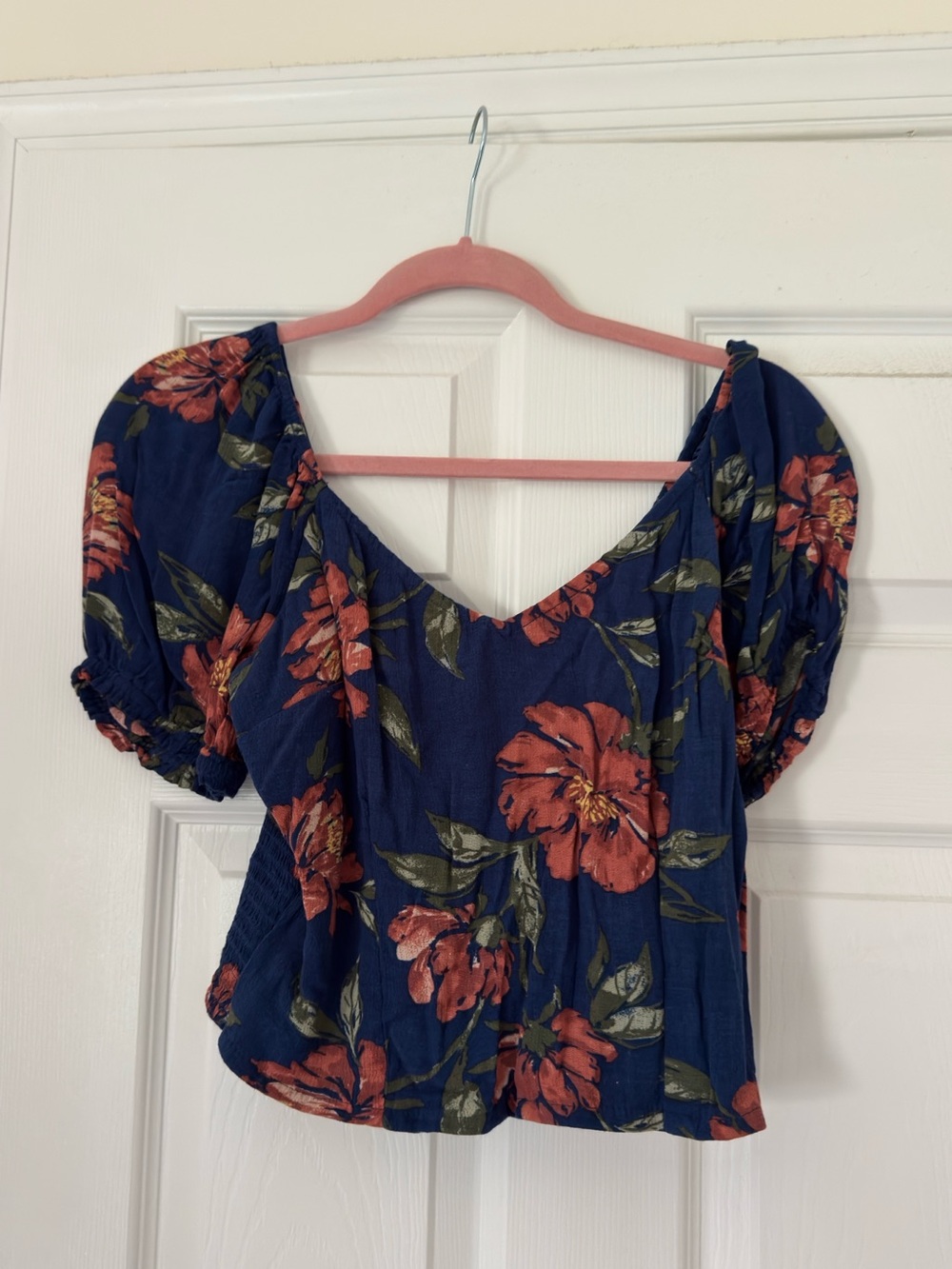 Abercrombie & Fitch Navy Floral Puff Sleeve top